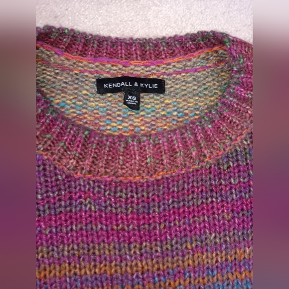 Kendall & Kylie~Colorful Cropped Knit Crew Neck Oversized Sweater - Picture 4 of 15